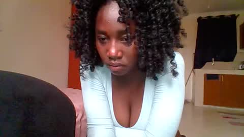 Snapshot of sexxy_thick_ebony chatting on September 13, 6:43 am Sweet doll online show from September 13, 6:43 am