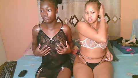 sexy_bluegirl online show from September 22, 1:04 am