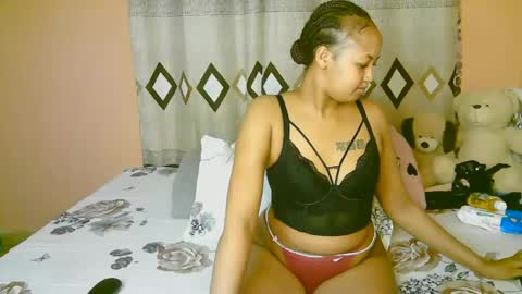 sexy_bluegirl online show from October 4, 4:44 pm