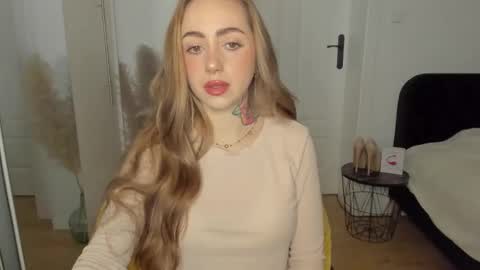 C o r a l i e online show from February 3, 7:35 am