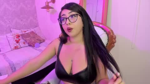 Snapshot of sexy_cristall chatting on March 6, 9:09 pm C R I S T A L online show from March 6, 9:09 pm