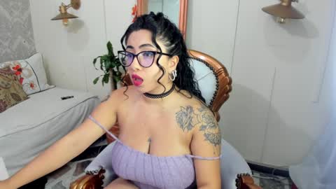 Snapshot of sexy_cristall chatting on January 18, 4:59 am C R I S T A L online show from January 18, 4:59 am