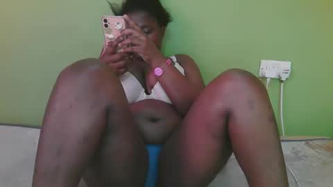 Snapshot of sexy_divana chatting on February 23, 5:28 am sexy_divana online show from February 23, 5:28 am