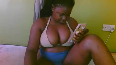 Snapshot of sexy_divana chatting on February 8, 6:33 am sexy_divana online show from February 8, 6:33 am