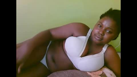 Snapshot of sexy_divana chatting on February 16, 12:43 pm sexy_divana online show from February 16, 12:43 pm