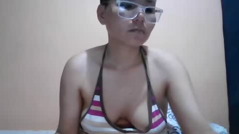 Snapshot of sexy_hotass_girl chatting on October 13, 7:00 am Anna online show from October 13, 7:00 am