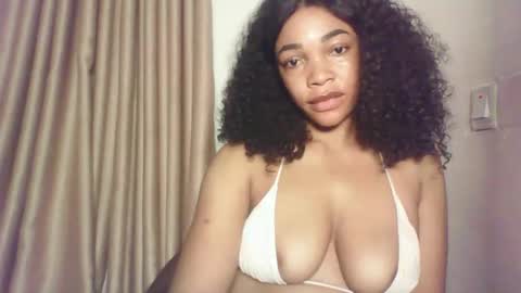 Snapshot of sexy_kitty881 chatting on October 19, 8:55 pm Sexy kitty881 online show from October 19, 8:55 pm