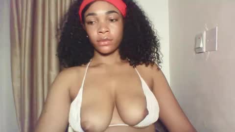 Snapshot of sexy_kitty881 chatting on October 18, 8:54 pm Sexy kitty881 online show from October 18, 8:54 pm