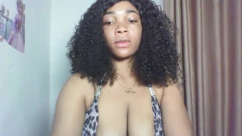 Snapshot of sexy_kitty881 chatting on October 15, 8:33 pm Sexy kitty881 online show from October 15, 8:33 pm