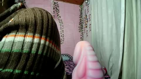 sexy lolas online show from April 21, 4:30 am