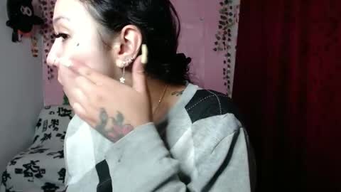 Snapshot of sexy_lolas chatting on March 3, 2:00 am sexy lolas online show from March 3, 2:00 am