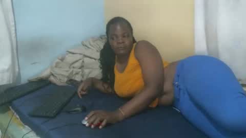 Snapshot of sexy_lunah chatting on December 8, 4:07 pm Luna online show from December 8, 4:07 pm