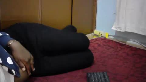 Snapshot of sexy_lunah chatting on December 24, 5:55 pm Luna online show from December 24, 5:55 pm