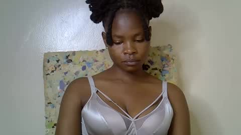 Molyne online show from March 13, 6:15 am