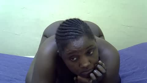 sexy_naila2 online show from April 24, 7:05 pm