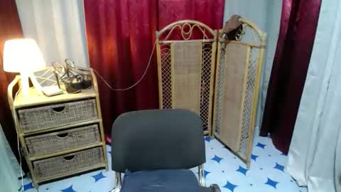 angela online show from April 22, 6:43 am