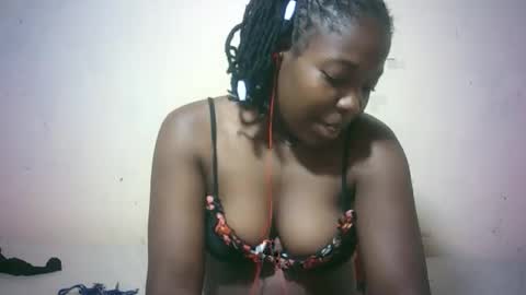 Snapshot of sexy_sandrah chatting on October 9, 7:34 am sexy_sandrah online show from October 9, 7:34 am