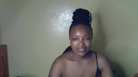 Snapshot of sexy_sazii chatting on October 9, 1:21 am sexy_sazii online show from October 9, 1:21 am