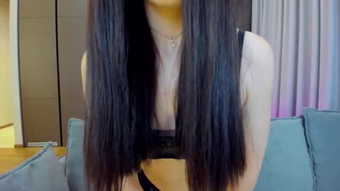 Snapshot of sexyangeloux chatting on December 8, 9:30 pm Lou online show from December 8, 9:30 pm