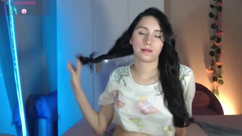 Snapshot of sexyasstime_1718 chatting on October 3, 9:20 pm Alice online show from October 3, 9:20 pm