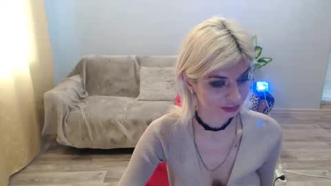 sexybeatriice online show from April 3, 6:33 am