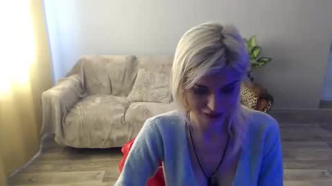 sexybeatriice online show from April 26, 6:22 am