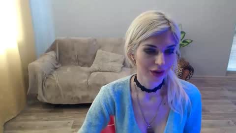 sexybeatriice online show from April 27, 7:38 am