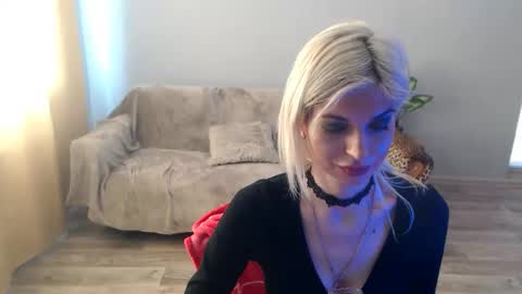 sexybeatriice online show from March 23, 9:37 am