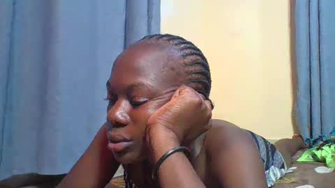 Snapshot of sexybilha483 chatting on February 17, 3:15 am Sexybilha483 online show from February 17, 3:15 am