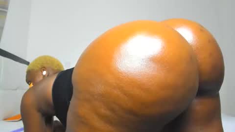 sexybootydoll online show from April 25, 12:13 am