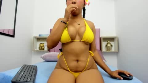 Snapshot of sexybrown_2005 chatting on January 24, 11:34 pm sexybrown_2005 online show from January 24, 11:34 pm