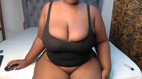 Snapshot of sexychocco_ chatting on February 4, 9:28 am sexychocco online show from February 4, 9:28 am