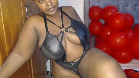 Snapshot of sexychocco_ chatting on February 17, 9:10 pm sexychocco online show from February 17, 9:10 pm