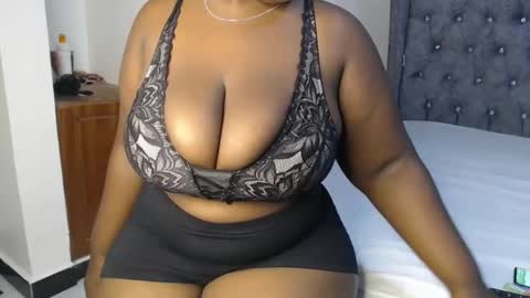 Snapshot of sexychocco_ chatting on February 11, 11:20 am sexychocco online show from February 11, 11:20 am