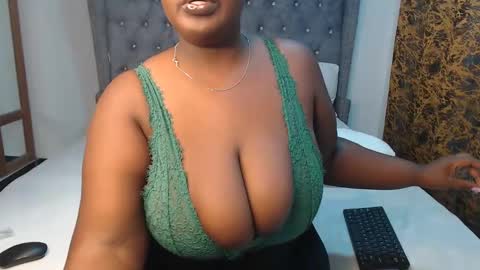 Snapshot of sexychocco_ chatting on January 24, 10:53 am sexychocco online show from January 24, 10:53 am