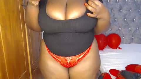Snapshot of sexychocco_ chatting on February 22, 9:45 am sexychocco online show from February 22, 9:45 am