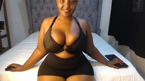 Snapshot of sexychocco_ chatting on October 18, 10:29 am sexychocco online show from October 18, 10:29 am