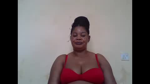 Snapshot of sexydove2 chatting on February 16, 6:10 am EMILY online show from February 16, 6:10 am