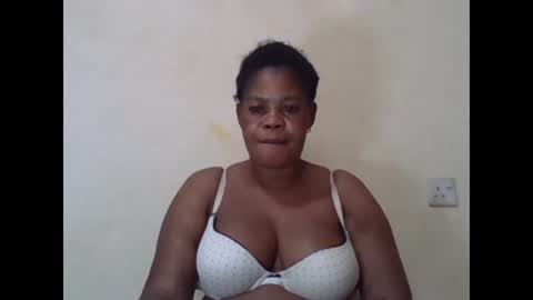 Snapshot of sexydove2 chatting on February 2, 3:43 am EMILY online show from February 2, 3:43 am