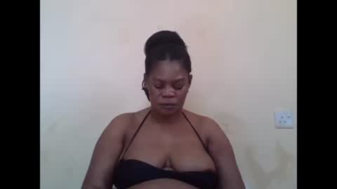 Snapshot of sexydove2 chatting on February 19, 12:55 pm EMILY online show from February 19, 12:55 pm