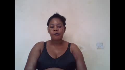Snapshot of sexydove2 chatting on February 3, 7:40 am EMILY online show from February 3, 7:40 am