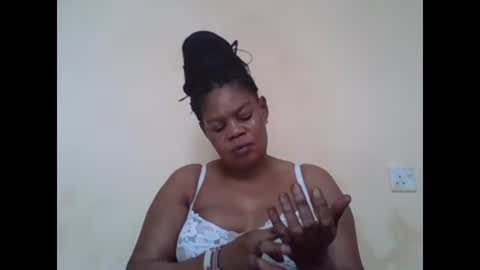 Snapshot of sexydove2 chatting on February 22, 6:39 am EMILY online show from February 22, 6:39 am