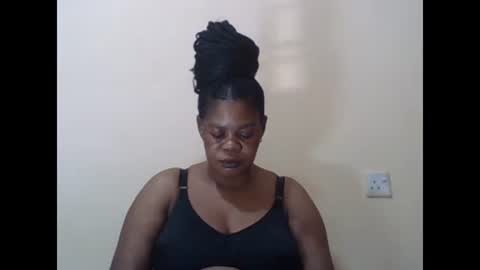 Snapshot of sexydove2 chatting on February 12, 3:07 am EMILY online show from February 12, 3:07 am