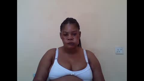 Snapshot of sexydove2 chatting on February 12, 1:38 pm EMILY online show from February 12, 1:38 pm