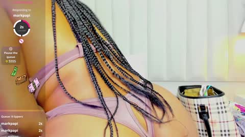 Snapshot of sexyebonyvip_ chatting on December 5, 8:55 pm Vanessa online show from December 5, 8:55 pm