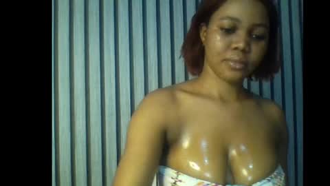 Snapshot of sexyeye368293 chatting on October 5, 3:39 pm sexyeye368293 online show from October 5, 3:39 pm