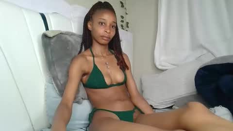 sexygirlvanilla online show from December 4, 6:19 pm