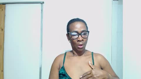 sexyhanny4u online show from November 17, 10:05 am