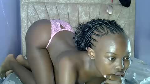 SexyIcey online show from May 15, 11:51 pm