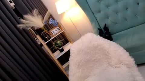 Snapshot of sexyjeanniecuntcums chatting on January 30, 9:47 am JENNY online show from January 30, 9:47 am